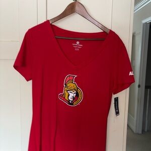 WOMENS V NECK SENATORS T-SHIRT—NWT—XL
